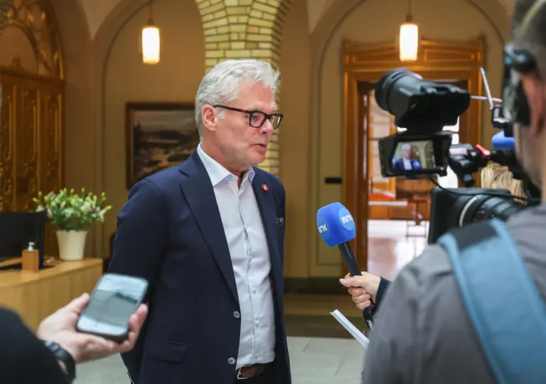 Lenke til artikkel om FrP krever kraftige skatte- og avgiftskutt
