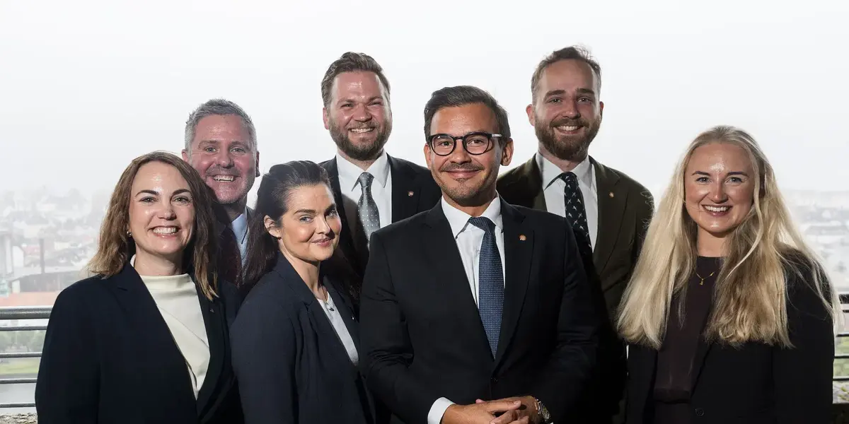 Byråd Rødland. Fra venstre Hailey Anita Henriksen (FrP), Eivind Nævdal Bolstad