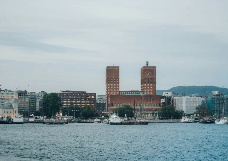 Lenke til artikkel om Nå inviteres medlemmene til å forme Oslo FrPs politikk