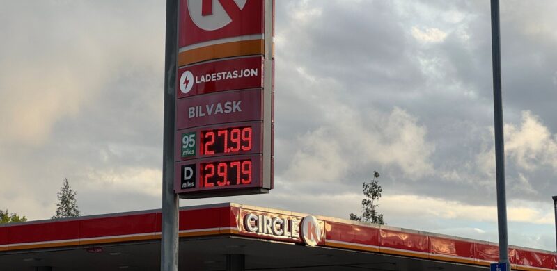 Dieselprisene nærmet seg 30 kroner literen i Oslo denne uken, mens de flere steder i landet har bikket 30 kroner. Dieselprisene nærmet seg 30 kroner literen i Oslo denne uken, mens de flere steder i landet har bikket 30 kroner.