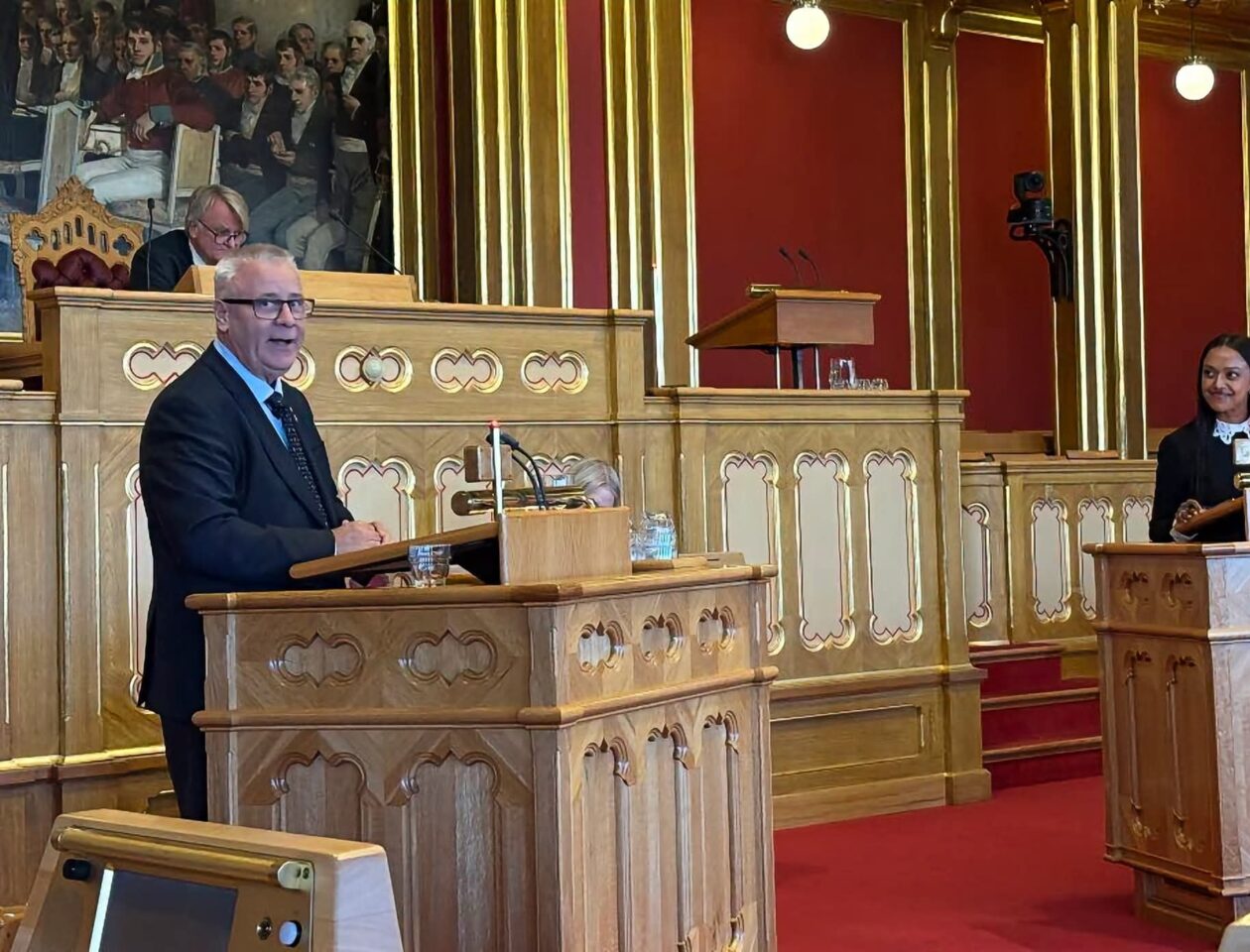 Lenke til artikkel omGrillet samferdselsministeren med 24 spørsmål