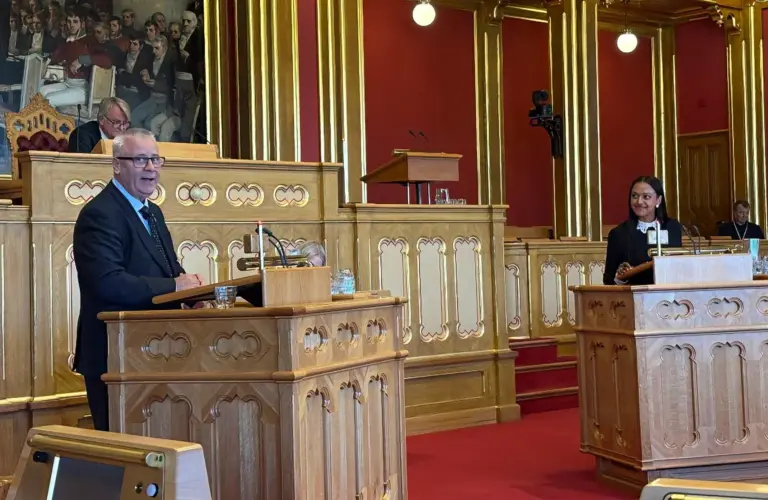 Lenke til artikkelen om: Grillet samferdselsministeren med 24 spørsmål