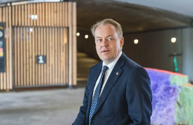 Lenke til artikkelen om: FrP vil gi kommunene vetorett mot asylmottak
