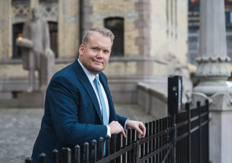 Lenke til artikkel om FrP vil gjøre det vanskeligere å være kriminell Lenke til artikkel om FrP vil gjøre det vanskeligere å være kriminell