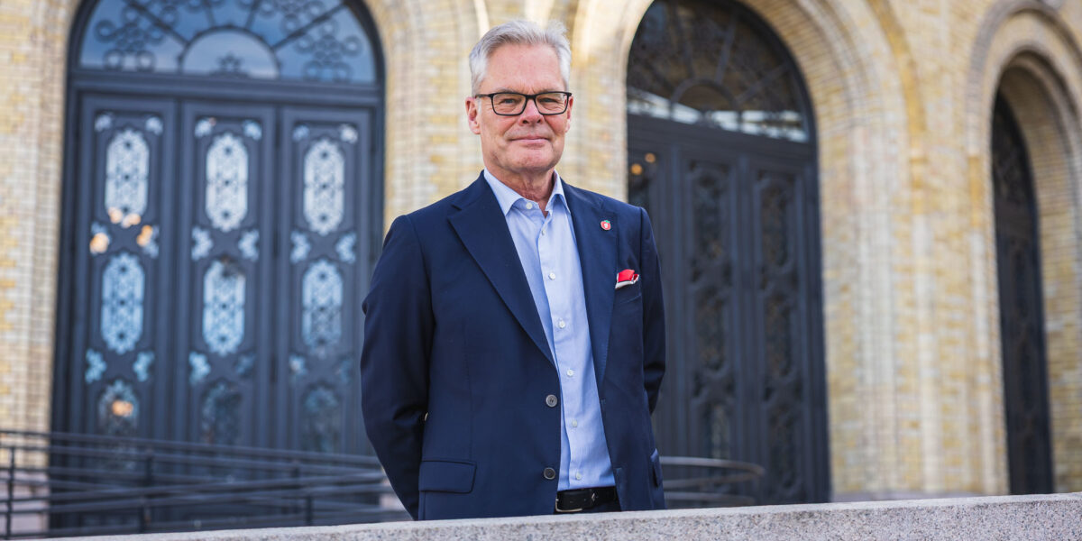 Hans Andreas Limi utenfor Stortinget Hans Andreas Limi utenfor Stortinget