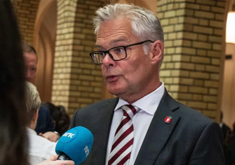 Lenke til artikkel om – Jobben står nå til stryk Lenke til artikkel om – Jobben står nå til stryk