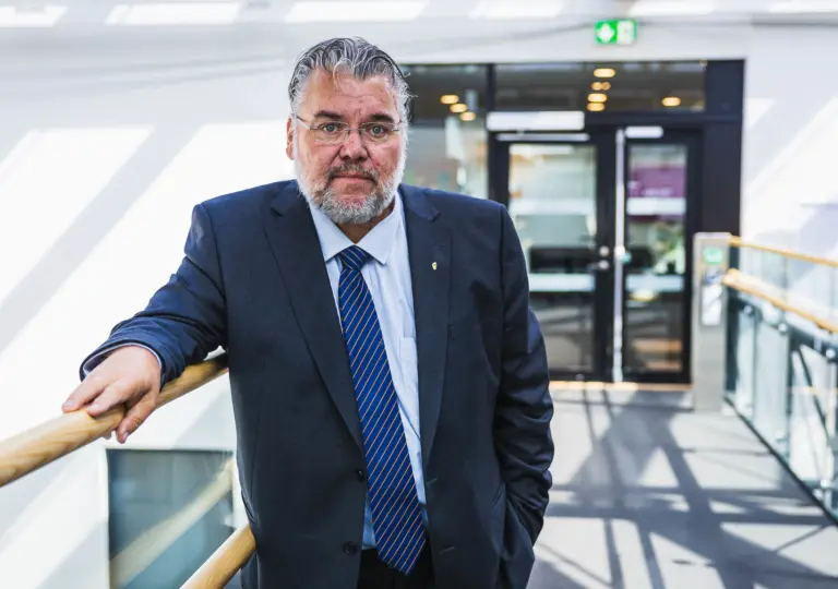 Lenke til artikkel om Regjeringen vil nekte Israel våpenleveranser