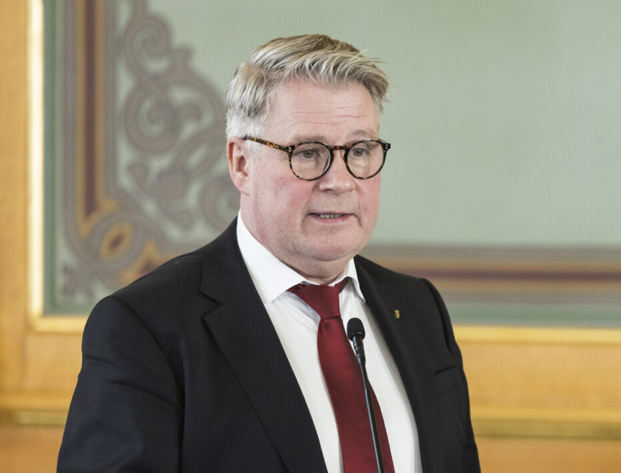 Lenke til artikkel omVil ha alle kort på bordet