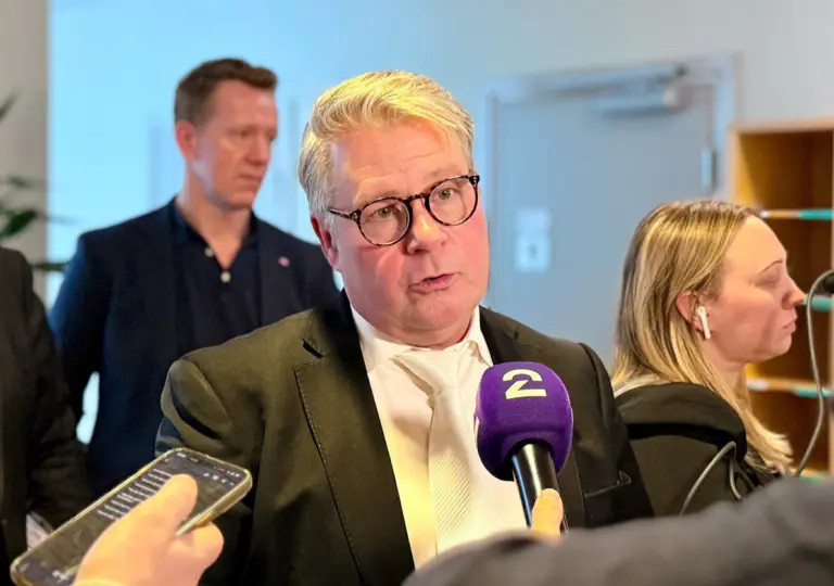 Lenke til artikkel om – Alle steiner må snus Lenke til artikkel om – Alle steiner må snus
