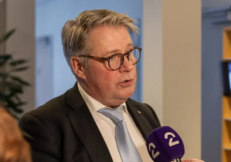 Lenke til artikkel om – Alle kort skal på bordet Lenke til artikkel om – Alle kort skal på bordet