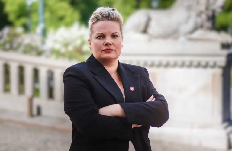Lenke til artikkelen om: – Regjeringen bør beklage etter adopsjonsgranskingen