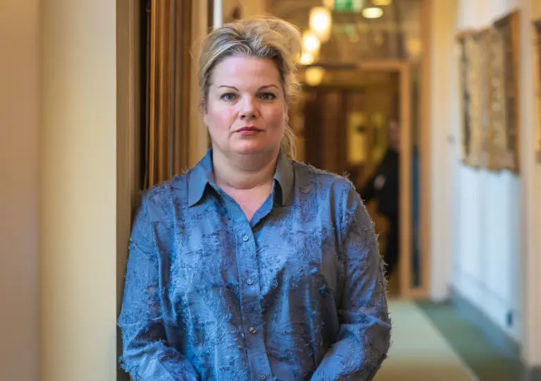 Lenke til artikkel om – 44 prosent av barnevernsbarna har innvandrerbakgrunn
