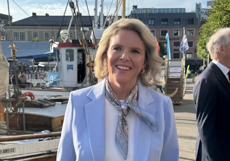 Lenke til artikkel om Listhaug ber Støre legge kortene på bordet