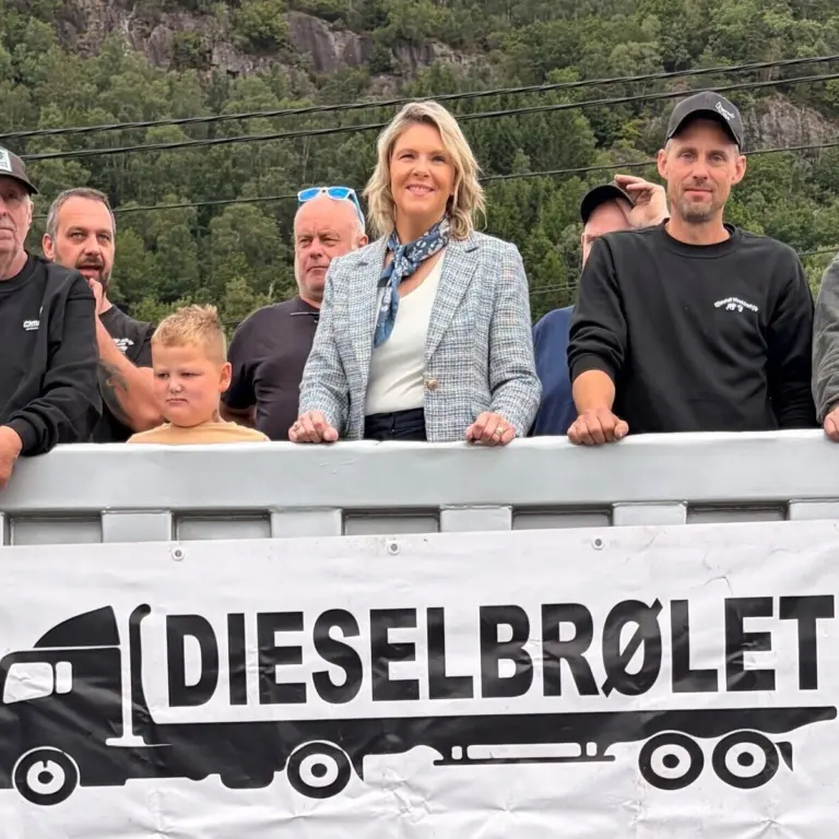 Lenke til artikkel om Vil forlenge avgiftskutt på drivstoff