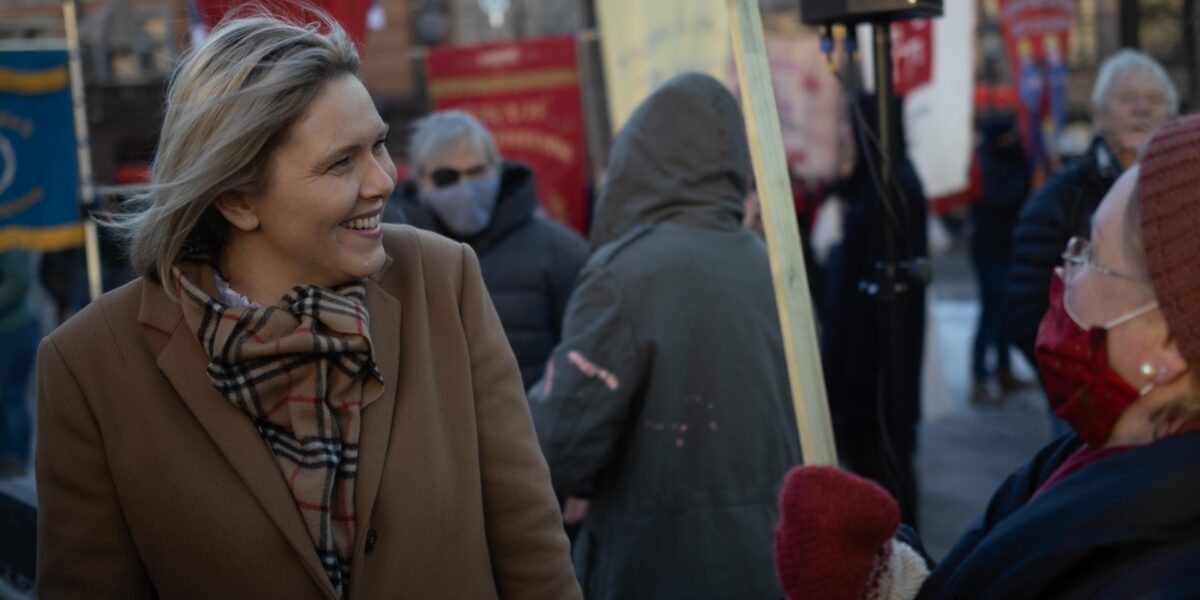 Sylvi Listhaug på demonstrasjon mot høye strømpriser. Foto.