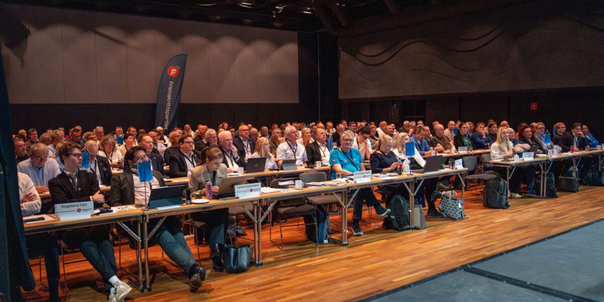 Bilde av salen med delegater Bilde av salen med delegater