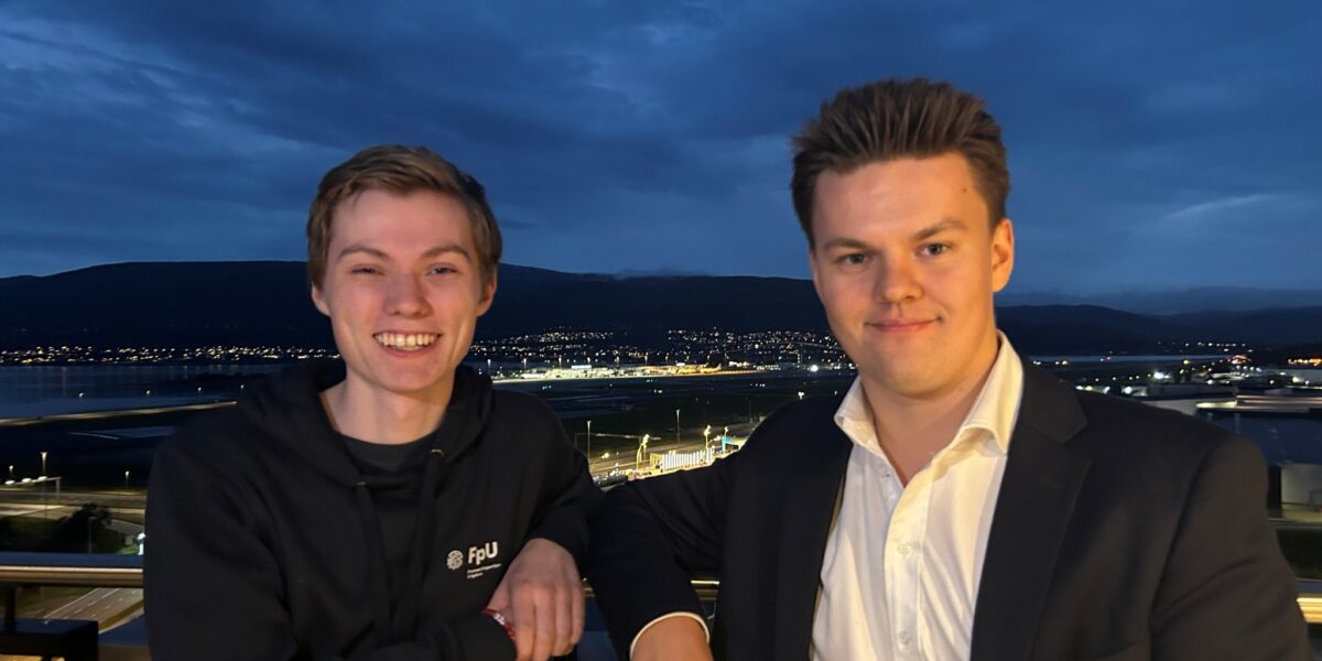 FpU vant skolevalget både i Tromsø og Troms. Her er debattantene Erling Salberg og Ånund Rysstad Lien. FpU vant skolevalget både i Tromsø og Troms. Her er debattantene Erling Salberg og Ånund Rysstad Lien.