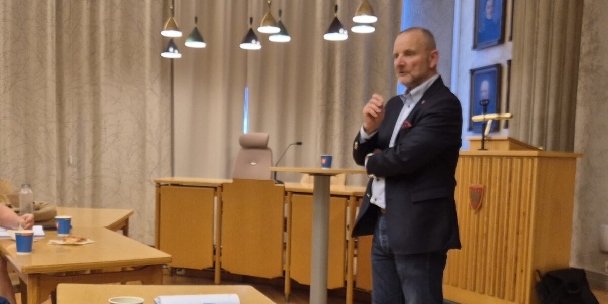Morten Kolbjørnsen foredrar