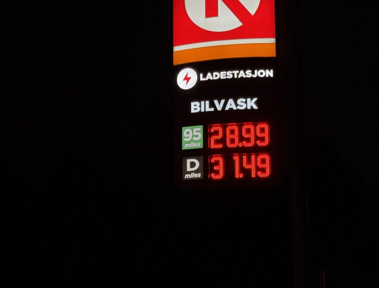 Lenke til artikkel omStortinget sa nei til lavere drivstoffavgift