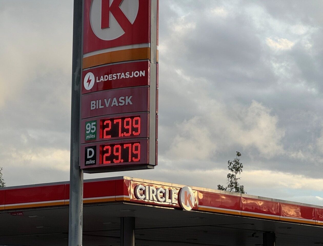Lenke til artikkel omNorge er i verdenstoppen på dyr diesel og bensin