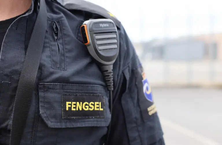 Lenke til artikkelen om: Justisministeren har latt bemanningskrisen vokse, også i fengslene