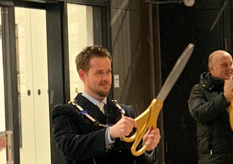 Lenke til artikkel om Vi gratulerer Magne Landrø AS med nye lokaler