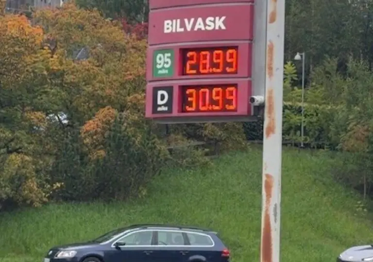 Lenke til artikkel om Norge er i verdenstoppen på dyr diesel og bensin Lenke til artikkel om Norge er i verdenstoppen på dyr diesel og bensin