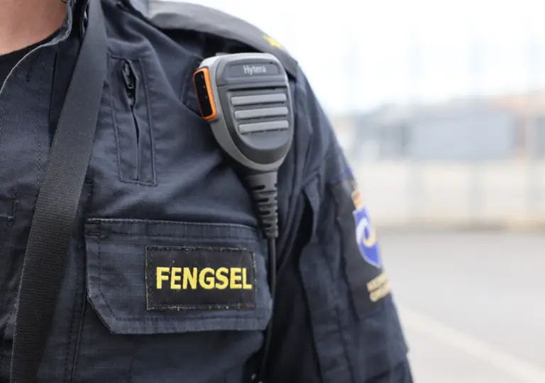 Lenke til artikkel om Justisministeren har latt bemanningskrisen vokse, også i fengslene