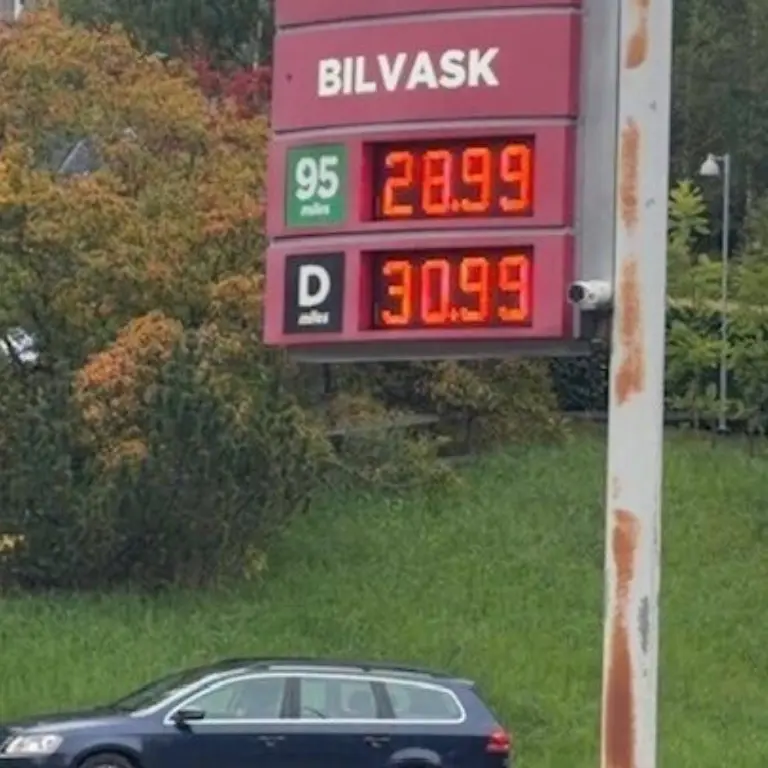 Lenke til artikkel om Norge er i verdenstoppen på dyr diesel og bensin